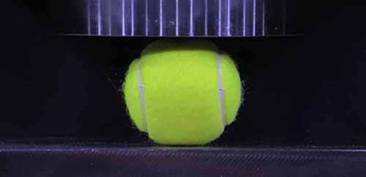 プレス機で壊れないボールは 軟式野球 ゴルフ テニス 低反発 どれ ピラミッド ダービー 17 07 30 何ゴト