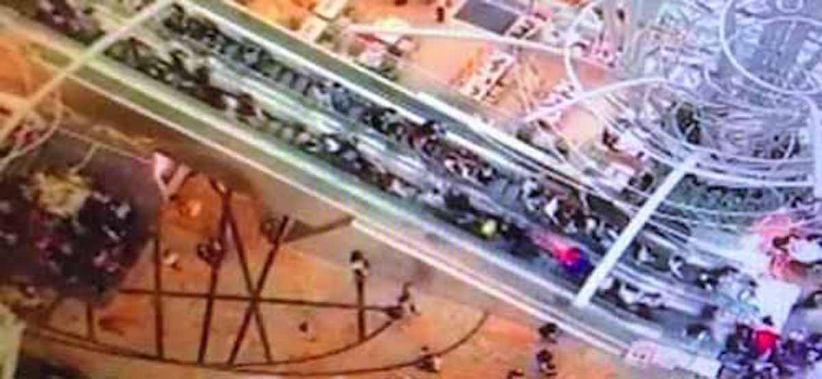 【中国】全長４５メートルのエスカレーターが逆走する事故：あさチャン！【2017/03/27】