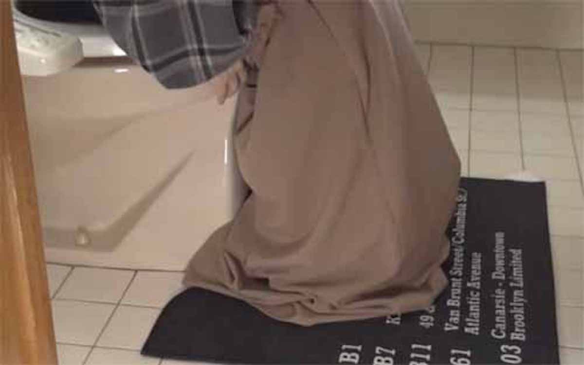 トイレの床にワイドパンツをつけない方法：ソレダメ！【2019/11/20】